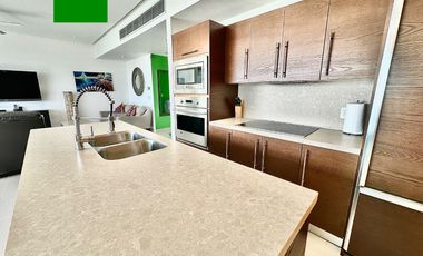 Departamento en venta de lujo frente al mar en Icon Puerto Vallarta.