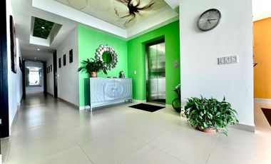 Departamento en venta de lujo frente al mar en Icon Puerto Vallarta.