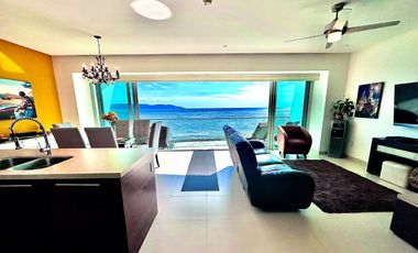 Departamento en venta de lujo frente al mar en Icon Puerto Vallarta.