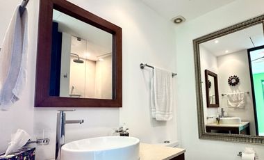 Departamento en venta de lujo frente al mar en Icon Puerto Vallarta.