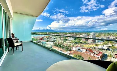 Departamento en venta de lujo frente al mar en Icon Puerto Vallarta.