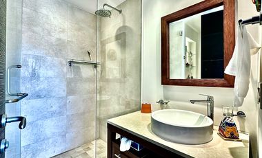 Departamento en venta de lujo frente al mar en Icon Puerto Vallarta.