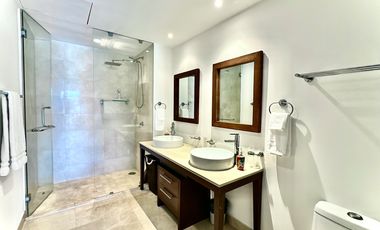 Departamento en venta de lujo frente al mar en Icon Puerto Vallarta.