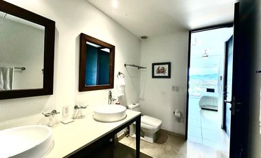 Departamento en venta de lujo frente al mar en Icon Puerto Vallarta.
