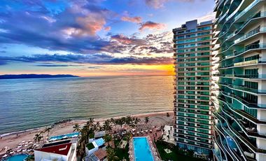 Departamento en venta de lujo frente al mar en Icon Puerto Vallarta.
