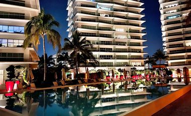 Departamento en venta de lujo frente al mar en Icon Puerto Vallarta.