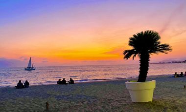 Departamento en venta de lujo frente al mar en Icon Puerto Vallarta.