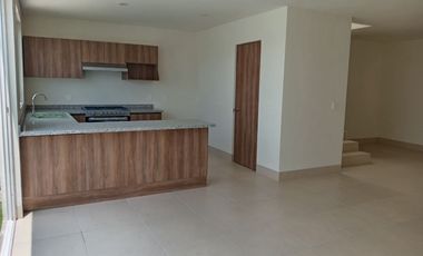 CASA NUEVA EN CIUDAD MESETA