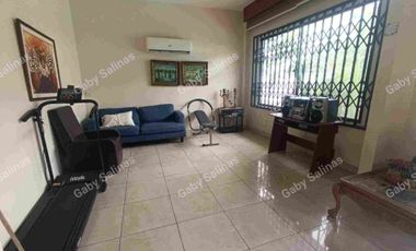 Vendo Casa en Urdesa central