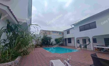 Vendo Casa en Urdesa central