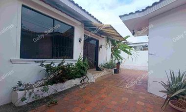 Vendo Casa en Urdesa central