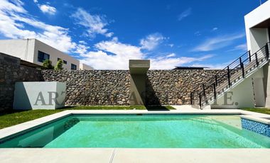RESIDENCIA NUEVA EN VENTA, UBICACION PRIVILEGIADA, LISTA PARA ESTRENAR