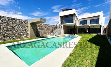 RESIDENCIA NUEVA EN VENTA, UBICACION PRIVILEGIADA, LISTA PARA ESTRENAR