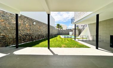 RESIDENCIA NUEVA EN VENTA, UBICACION PRIVILEGIADA, LISTA PARA ESTRENAR