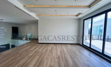 RESIDENCIA NUEVA EN VENTA, UBICACION PRIVILEGIADA, LISTA PARA ESTRENAR