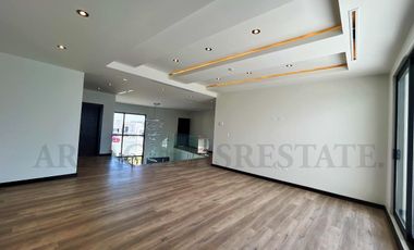 RESIDENCIA NUEVA EN VENTA, UBICACION PRIVILEGIADA, LISTA PARA ESTRENAR