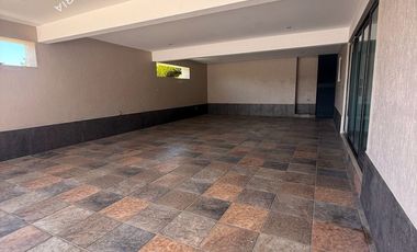 Casa en venta o renta en exclusivo fraccionamiento de Zona Esmeralda, Rancho San Juan