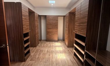 Casa en venta o renta en exclusivo fraccionamiento de Zona Esmeralda, Rancho San Juan