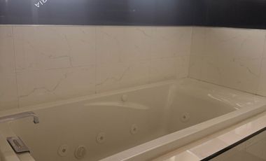 Casa en venta o renta en exclusivo fraccionamiento de Zona Esmeralda, Rancho San Juan