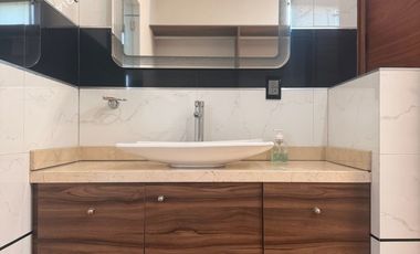 Casa en venta o renta en exclusivo fraccionamiento de Zona Esmeralda, Rancho San Juan