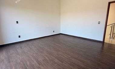 Casa en venta o renta en exclusivo fraccionamiento de Zona Esmeralda, Rancho San Juan
