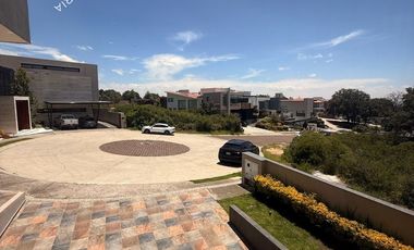 Casa en venta o renta en exclusivo fraccionamiento de Zona Esmeralda, Rancho San Juan