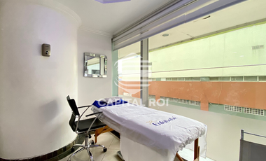 Local comercial en alquiler. Edificio Equilibrium, Zona Mall del Sol.