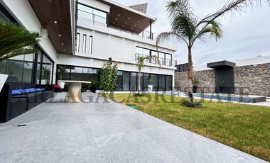 GRAN RESIDENCIA, TOTALMENTE EQUIPADA, DE LUJO EN VENTA, UBICACION PRIVILEGIADA