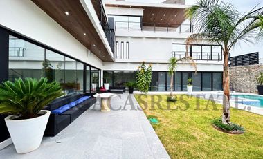 GRAN RESIDENCIA, TOTALMENTE EQUIPADA, DE LUJO EN VENTA, UBICACION PRIVILEGIADA