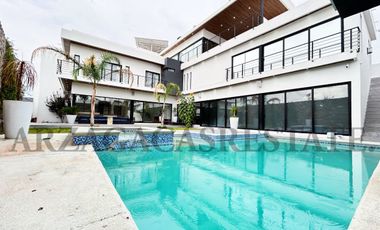 GRAN RESIDENCIA, TOTALMENTE EQUIPADA, DE LUJO EN VENTA, UBICACION PRIVILEGIADA