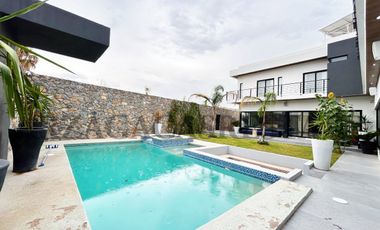 GRAN RESIDENCIA, TOTALMENTE EQUIPADA, DE LUJO EN VENTA, UBICACION PRIVILEGIADA