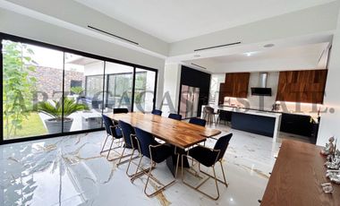 GRAN RESIDENCIA, TOTALMENTE EQUIPADA, DE LUJO EN VENTA, UBICACION PRIVILEGIADA