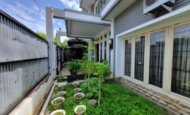 Dijual rumah modern minimalis 2 lantai, lokasi strategis, full furnish