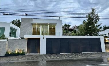 CASA EN VENTA EN LOMAS ALTAS