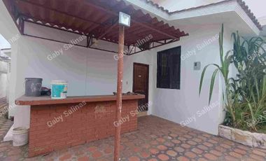 ALQUILO Casa amplia con otra casa atrás en medio piscina