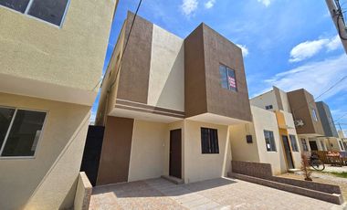 Alquiler de Casa de Estreno, 3 Dormitorios, 2 Pisos - Urbanización Villa Geranio 4, Vía a La Costa, Vía a Chongón