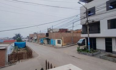 VENTA DE CASA EN ESQUINA DE 167M2 A CUADRA Y MEDIA DE LA PANAMERICANA NORTE