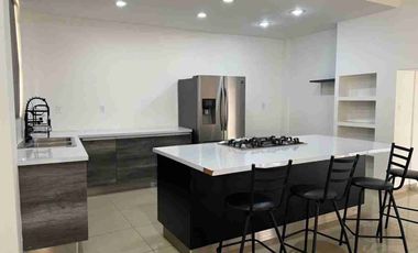 Amplia casa de 4 recamaras  en Privada  en Santa Fe