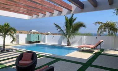 casa lujosa de venta en santa marianita manta B/L