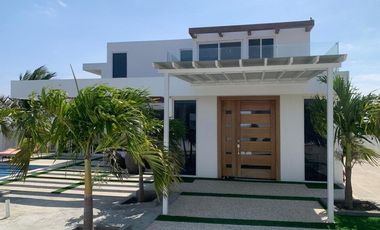 casa lujosa de venta en santa marianita manta B/L