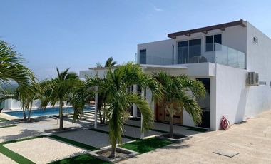 casa lujosa de venta en santa marianita manta B/L