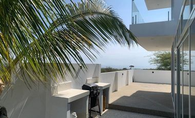 casa lujosa de venta en santa marianita manta B/L