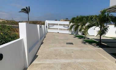 casa lujosa de venta en santa marianita manta B/L