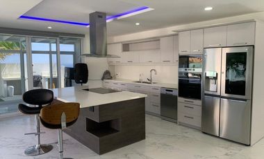 casa lujosa de venta en santa marianita manta B/L