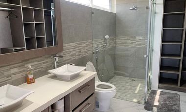 casa lujosa de venta en santa marianita manta B/L