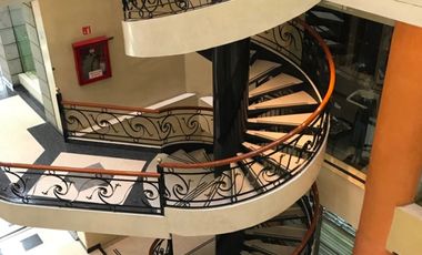 RENTA DE LOCAL COMERCIAL EN CENTRO COMERCIAL, INSURGENTES MIXCOAC.