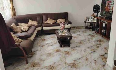 SE VENDE HERMOSA CASA RECIEN REMODELADA EN FUSAGASUGA.