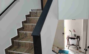 SE VENDE HERMOSA CASA RECIEN REMODELADA EN FUSAGASUGA.