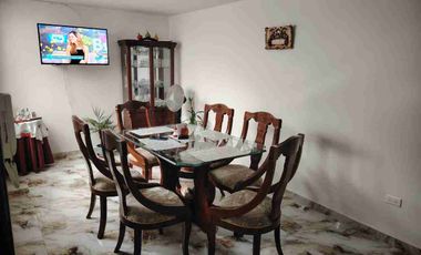 SE VENDE HERMOSA CASA RECIEN REMODELADA EN FUSAGASUGA.