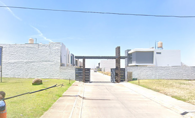 VENDO CASA EN ZURIA RESIDENCIAL ZAPOTLANEJO JALISCO